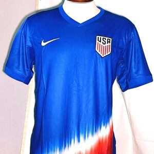 Soccer jersey nike blue different sizes S,M,L,XL.